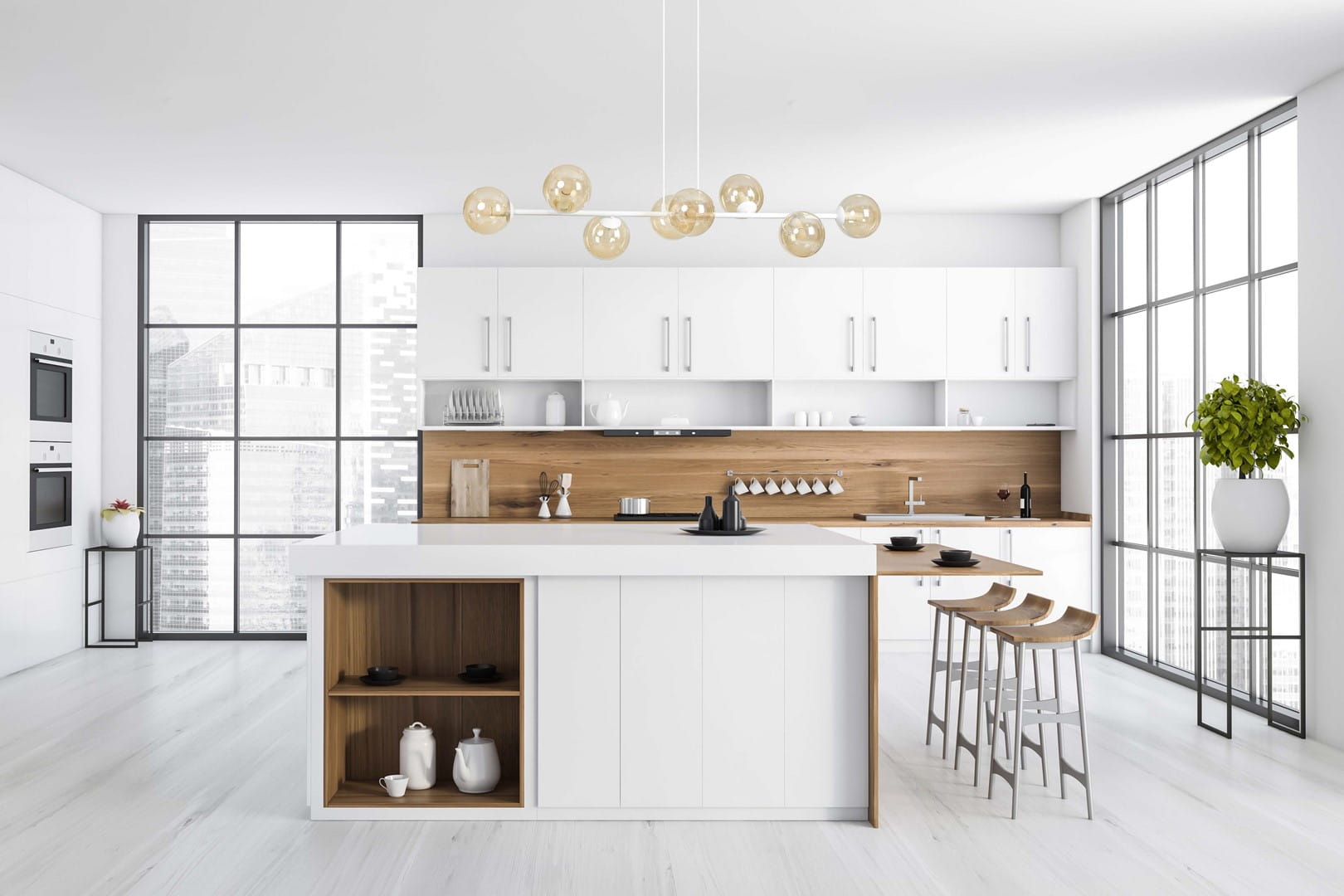 Lampa wisząca Rossi 8-punktowa w kolorze białym z bursztynowymi kloszami, zawieszona nad białą wyspą kuchenną w nowoczesnym wnętrzu, z dużymi oknami i drewnianymi akcentami. Klosze mają okrągły kształt, tworząc elegancką kompozycję.