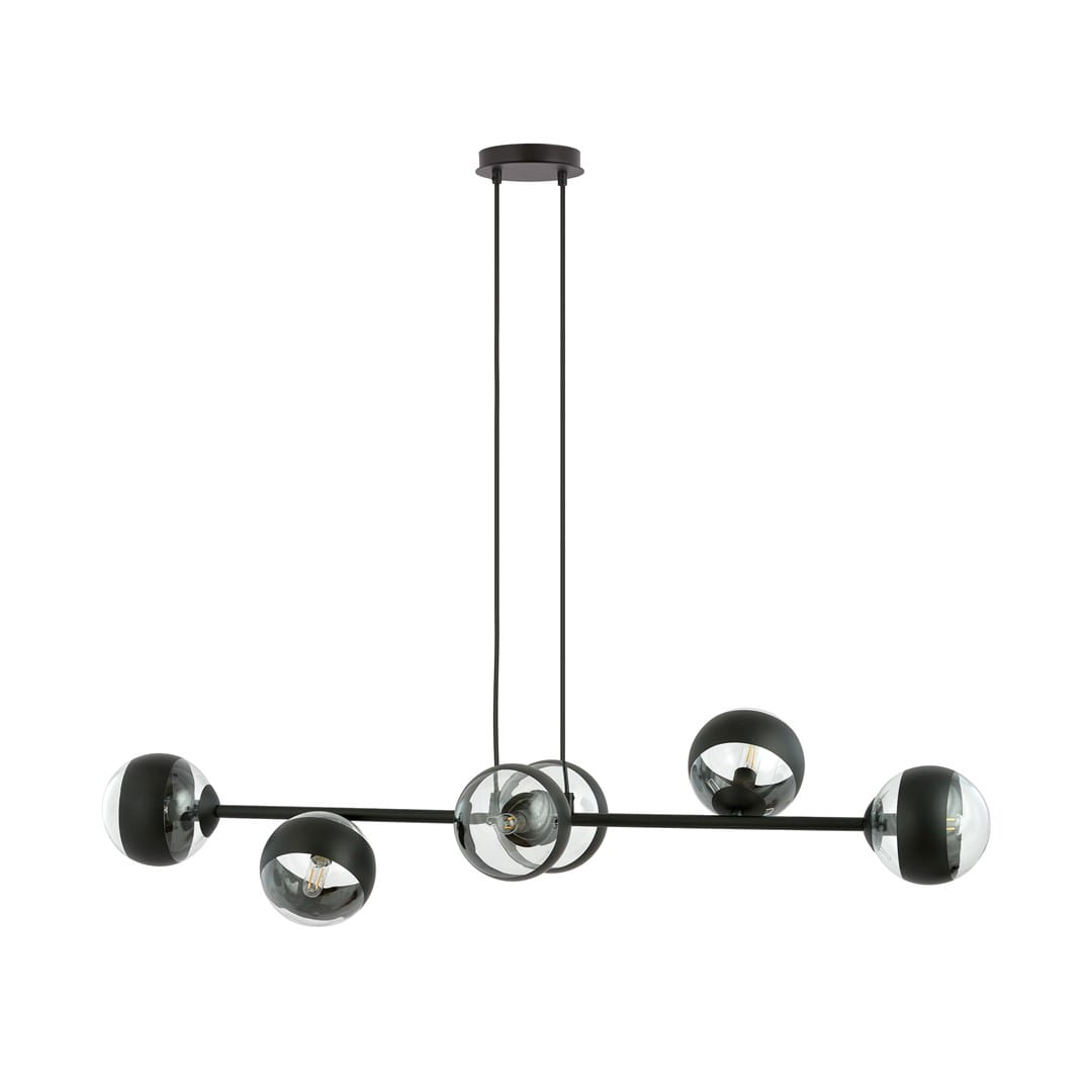 Lampa wisząca Rossi 6-punktowa w kolorze czarnym z przezroczystymi kloszami, umieszczona na długich przewodach. Prosta konstrukcja z okrągłym stropem, widoczne metalowe detale i żarówki w kulistych osłonach. Idealna do nowoczesnych wnętrz.