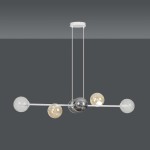 Lampa wisząca Rossi, 6-punktowa, w kolorze białym z mixem przezroczystych i metalicznych kloszy. Ujęcie frontalne, lampy zawieszone na białych przewodach. Klosze w różnych odcieniach, w tym białym, przezroczystym i złotym. Prosta, nowoczesna forma.