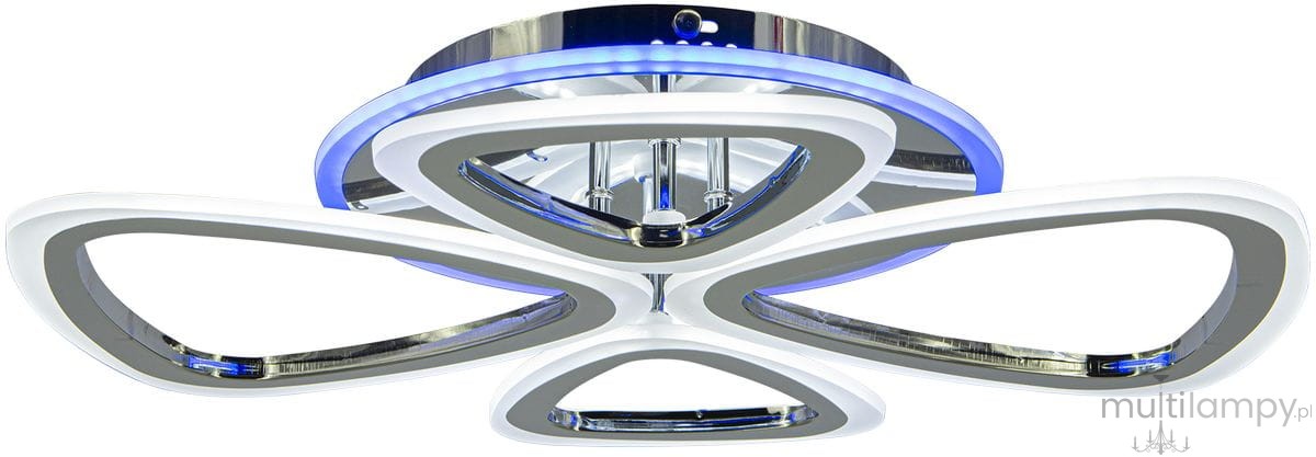Lampa sufitowa Oslo z pilotem, z trzema źródłami LED o mocy 77W. Posiada chromowane detale oraz białe, podłużne klosze w kształcie owalnym, z niebieskim podświetleniem. Ujęcie z dołu, produkt zamontowany na suficie.