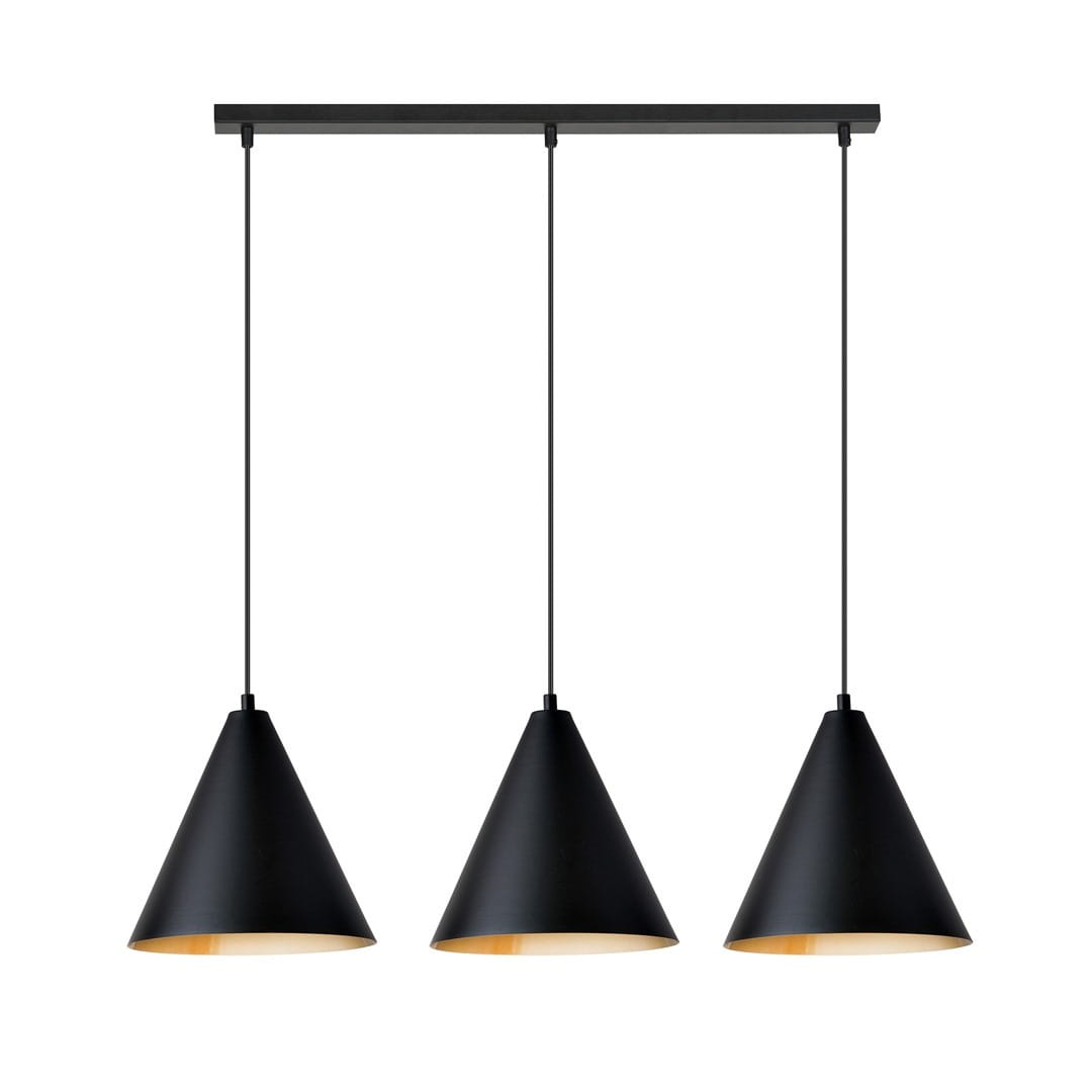 Lampa wisząca Rebel 3xE27 w kolorze czarnym i złotym. Produkt zawiera trzy stożkowe klosze zawieszone na cienkich linkach. Ułożenie poziome, zamontowana na prostokątnej podstawie. Wnętrze kloszy w kolorze złotym, co kontrastuje z czernią.