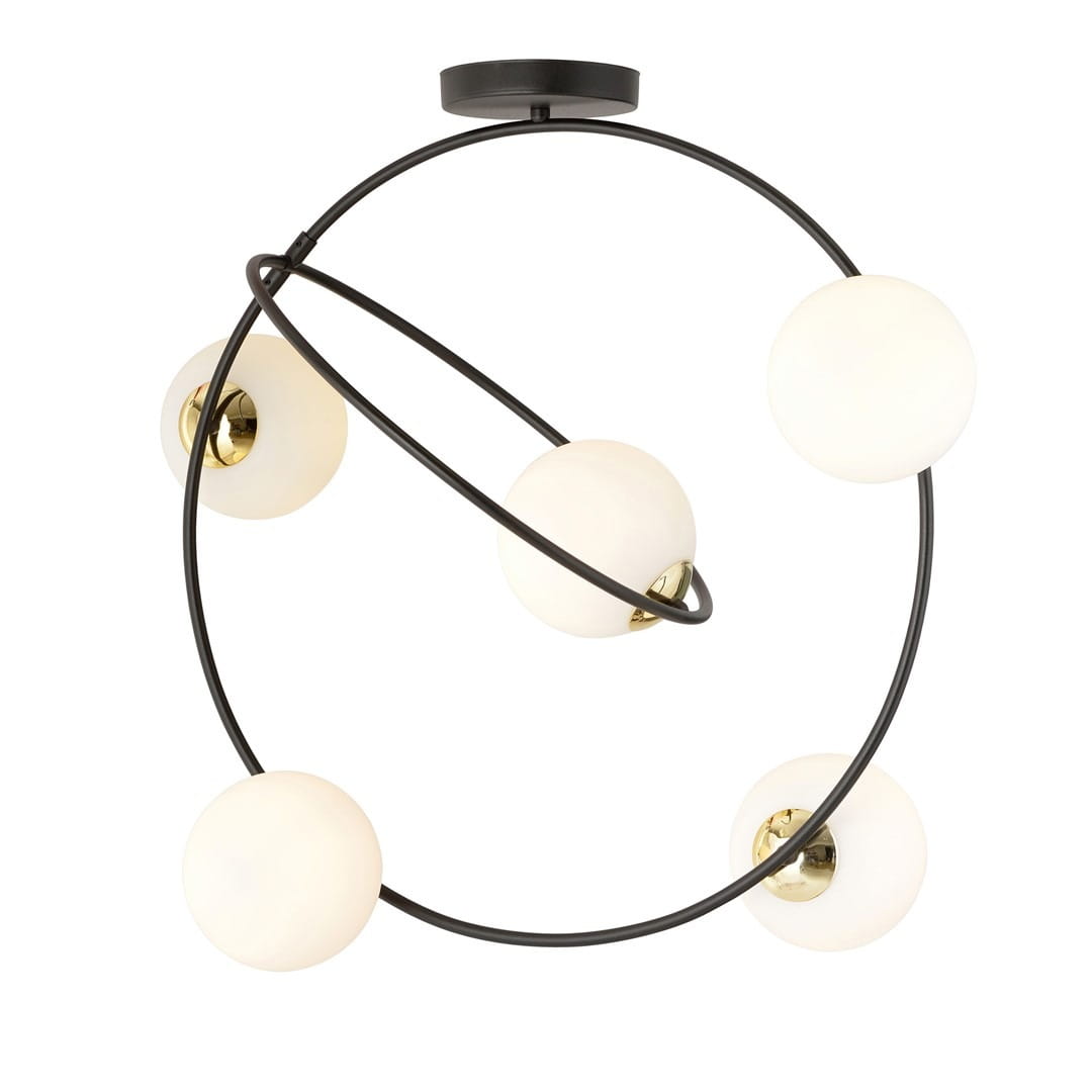 Lampa sufitowa Stardom 5xE14 w kolorze czarnym i białym, z pięcioma okrągłymi kloszami z matowego szkła i złotymi detalami. Produkt w kształcie okręgu, zawieszony na czarnym stelażu, prezentujący nowoczesny design.