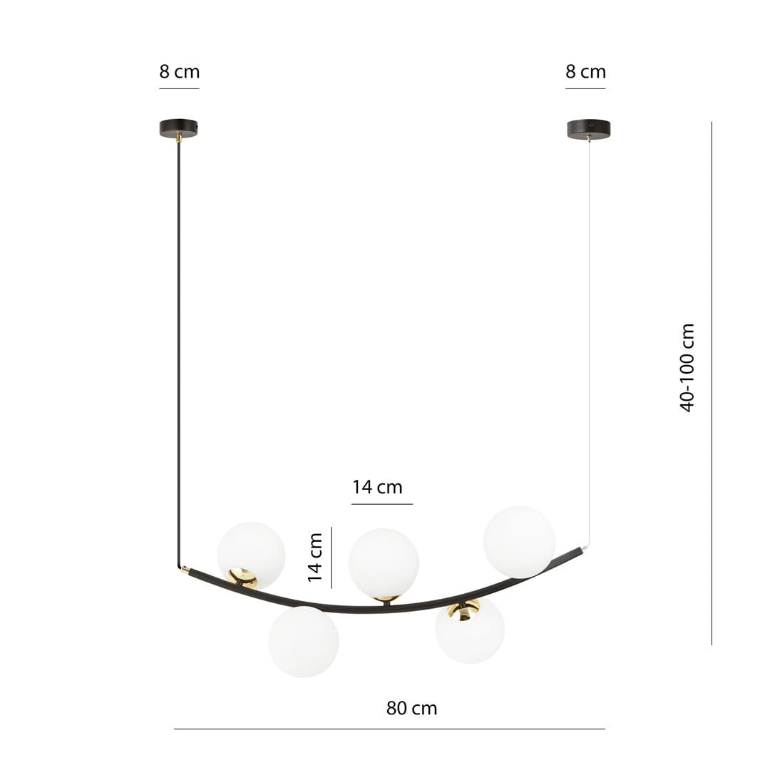 Lampa wisząca Ritz z pięcioma oprawami E14, w kolorze czarnym i białym. Okrągłe klosze z białego szkła o średnicy 14 cm zawieszone na czarnej, zakrzywionej ramie. Długość regulowana od 40 do 100 cm, szerokość 80 cm.