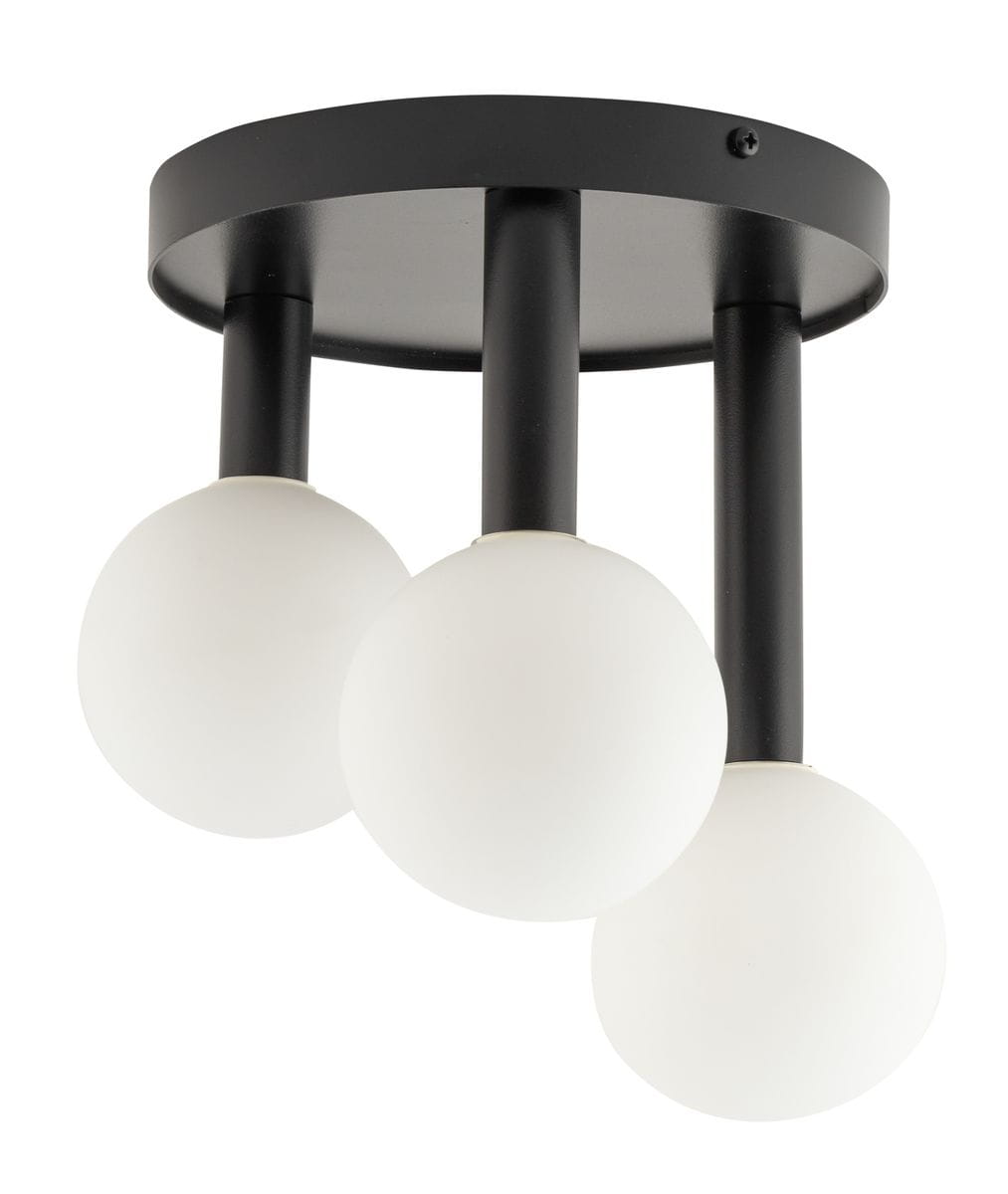 Lampa sufitowa Perla z trzema źródłami światła G9, czarna metalowa oprawa z okrągłymi, białymi kloszami. Ujęcie frontalne, zawieszona na suficie, minimalistyczny design.