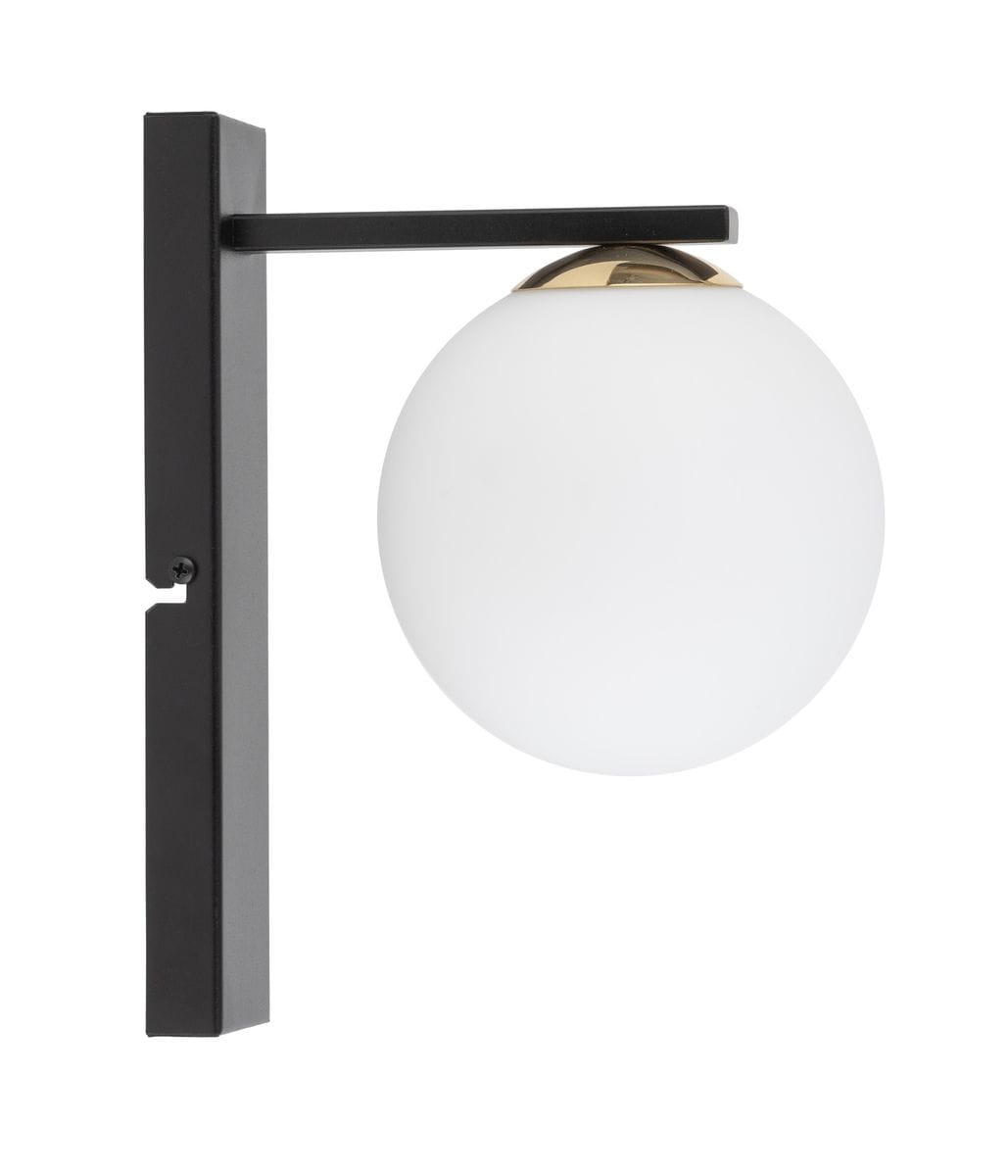 Kinkiet Silia w kolorze czarnym i białym z oprawą z matowego szkła. Lampa ma prostą, metalową konstrukcję z poziomą belką oraz okrągłą kulę, która znajduje się po jednej stronie. Kinkiet montowany na ścianie.