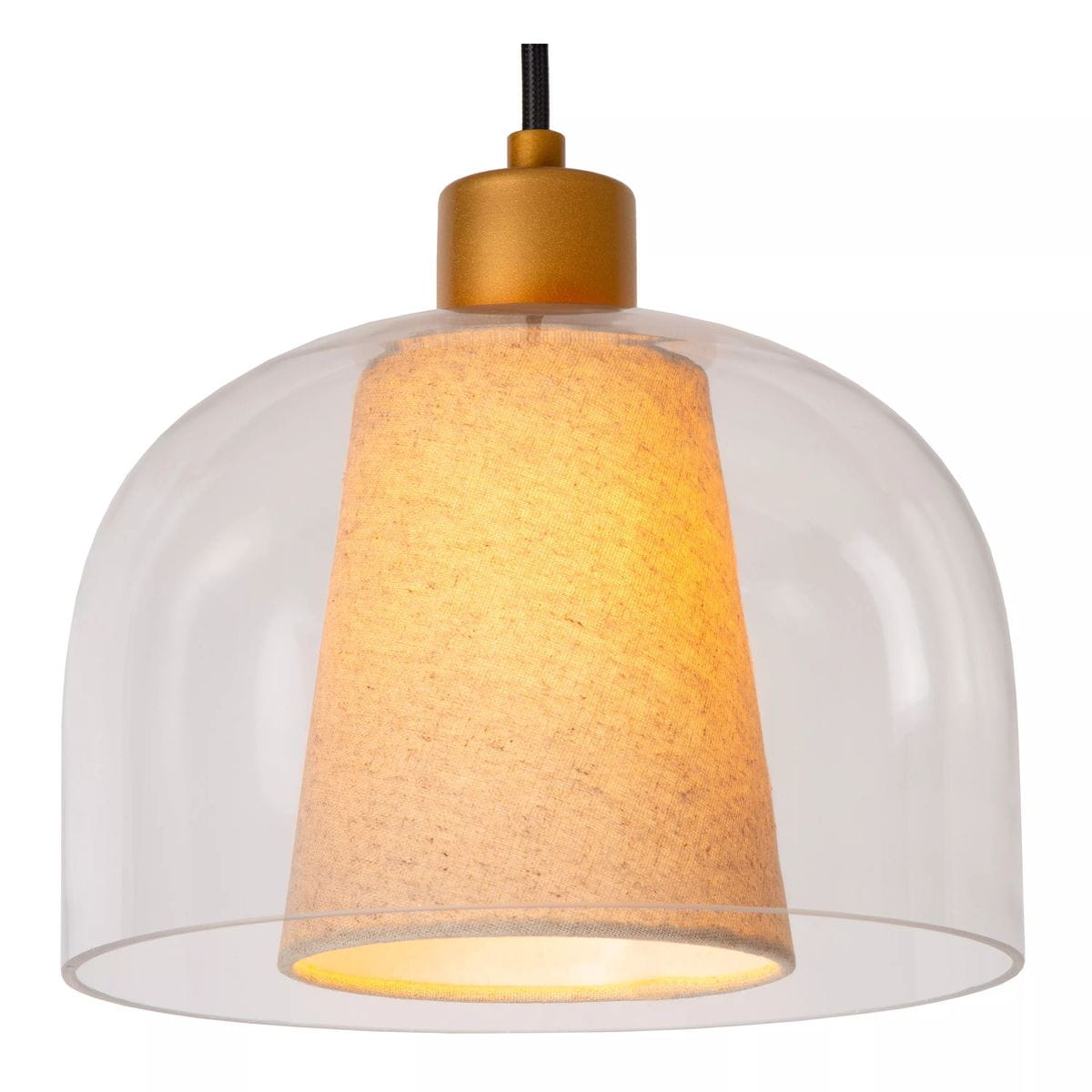 Lampa wisząca Gunhild z trzema miejscami na żarówki E27, z przezroczystym kloszem i złotym elementem mocującym. Wnętrze klosza wykończone jasnym materiałem, emitującym ciepłe światło. Ujęcie z góry, podkreślające detal lampy.