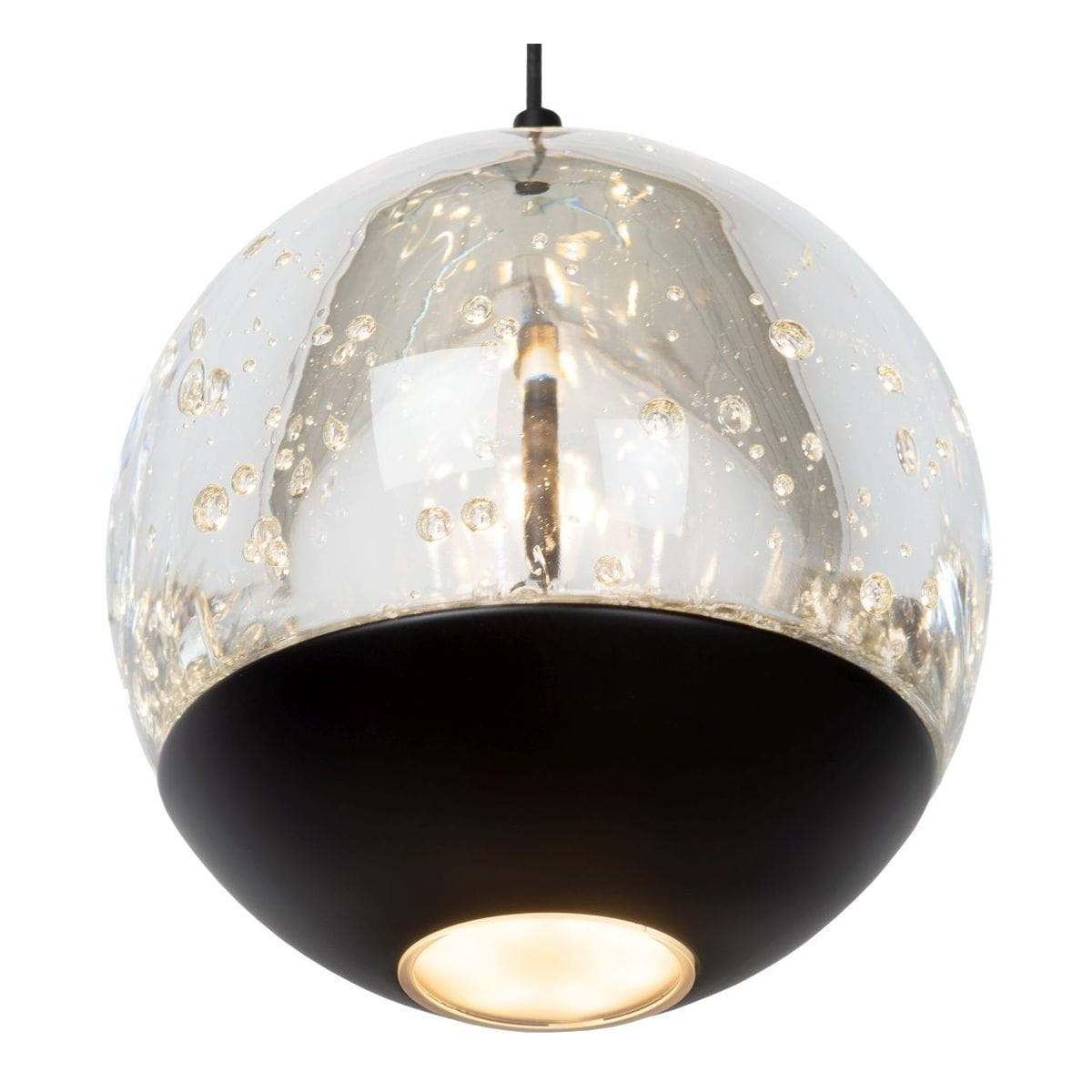 Lampa wisząca Sentubal z pięcioma źródłami LED, czarna podstawa z połyskującym kloszem w kształcie kuli, z efektem bąbelków w przezroczystym szkle. Ujęcie z dołu, pokazujące detale oraz źródło światła.