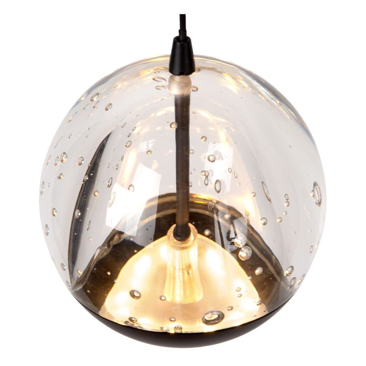 Lampa wisząca Sentubal z pięcioma źródłami LED, czarna, z przezroczystym kloszem z bąbelkami powietrza. Ujęcie z góry, wisząca, z widocznym czarnym kablem i metalowym mocowaniem. Oświetlenie w ciepłym kolorze.