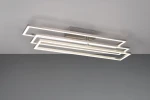 Lampa sufitowa Corso z pilotem, 3xLED/36W, wykonana z niklu. Posiada trzy prostokątne ramy w formie poziomych poziomych pasków, emitujących ciepłe światło. Zamontowana na metalowej podstawie, umieszczona w centralnej części sufitu.