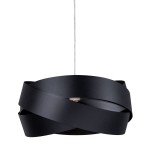 Lampa wisząca Tornado w kolorze czarnym, wykonana z matowego materiału, złożona z kilku zakręconych pasów. Posiada miejsce na żarówkę E27. Zawieszona na cienkim, przezroczystym przewodzie, prezentuje nowoczesny design.