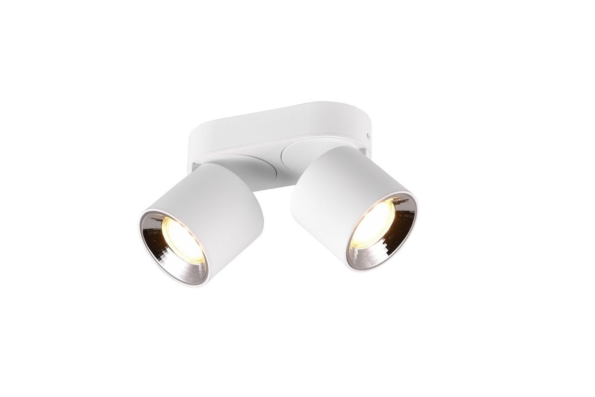 Lampa sufitowa Guayana w kolorze białym z dwoma reflektorami GU10. Reflektory mają okrągły kształt z metalicznymi wstawkami. Ujęcie frontalne, montowana na suficie, idealna do oświetlenia wnętrz.