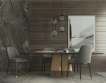 Lampa wisząca Davos 2xE14 w kolorze czarnym i grafitowym, z okrągłymi kloszami, zawieszona nad okrągłym stołem w nowoczesnej jadalni. Tło z drewnianymi panelami i ciemnym kamieniem. Wnętrze minimalistyczne, z szarymi krzesłami.