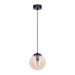 Lampa wisząca Delta z jedną oprawą E14, z czarnym metalowym wykończeniem i bursztynowym, przezroczystym kloszem w kształcie kuli. Zawieszona na cienkim, czarnym przewodzie, prezentująca nowoczesny design.