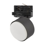 Reflektor spot Tracer 1xGX53 w kolorze czarnym, montowany na szynie 3-fazowej. Okrągła głowica z białym kloszem, z widocznym mocowaniem. Ujęcie z boku, pokazujące detal konstrukcji i mechanizm montażowy.