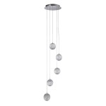 Lampa wisząca Allure z pięcioma kulistymi kloszami LED o mocy 28W, chromowane wykończenie z przezroczystym szkłem. Klosze zawieszone na cienkich linkach, różnej wysokości, montowane do sufitu. Prosta i nowoczesna forma.
