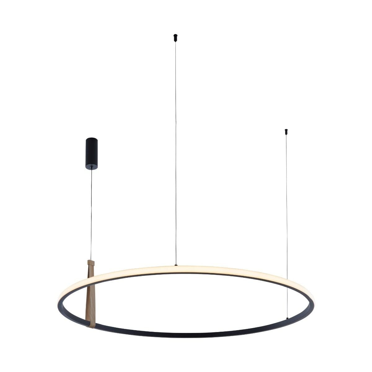 Lampa wisząca Claud w kolorze czarnym z jednym źródłem LED o mocy 42W. Okrągła forma z drewnianym akcentem i cienką czarną ramą. Zawieszona na dwóch cienkich linkach, z regulowanym uchwytem. Białe światło LED w centralnej części.