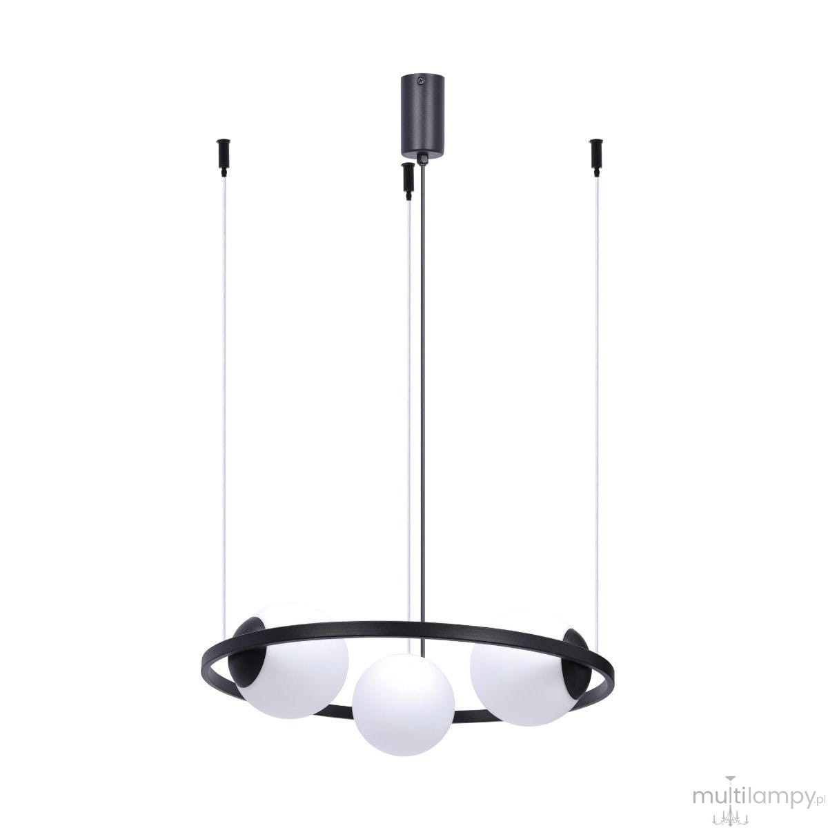 Lampa wisząca Orbit 3xE27 w kolorze czarnym i białym, z trzema białymi kulistymi kloszami zawieszonymi na cienkich linkach. Metalowa, okrągła podstawa w kolorze czarnym, montowana sufitowo. Prosty, nowoczesny design.