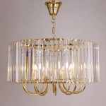 Lampa wisząca Paris 10xE14 w kolorze złotym, z przezroczystymi akrylowymi żłobieniami. Okrągła, zawieszona na łańcuchu, z widocznymi źródłami światła wewnątrz. Elementy metalowe w błyszczącym złotym wykończeniu, elegancki design.