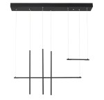 Lampa wisząca Buga, czarna, z pięcioma źródłami LED, składająca się z kilku prostokątnych elementów zawieszonych na cienkich linkach. Ułożenie w formie krzyża, minimalistyczny design, montowana sufitowo.