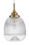 Lampa wisząca Ahigal z kloszem w formie szklanej, z wyraźnym prążkowanym wzorem, osadzona na złotym mocowaniu. Klosz ma okrągły kształt, a całość zawieszona jest na białym przewodzie. Źródło światła E14.