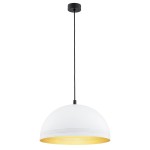 Lampa wisząca Bonita 1xE27 w białym kolorze z metalowym, zaokrąglonym kloszem. Wnętrze klosza złote, zawieszona na czarnym przewodzie. Kształt półkulisty, z delikatnym wzorem na zewnętrznej stronie. Idealna do nowoczesnych wnętrz.