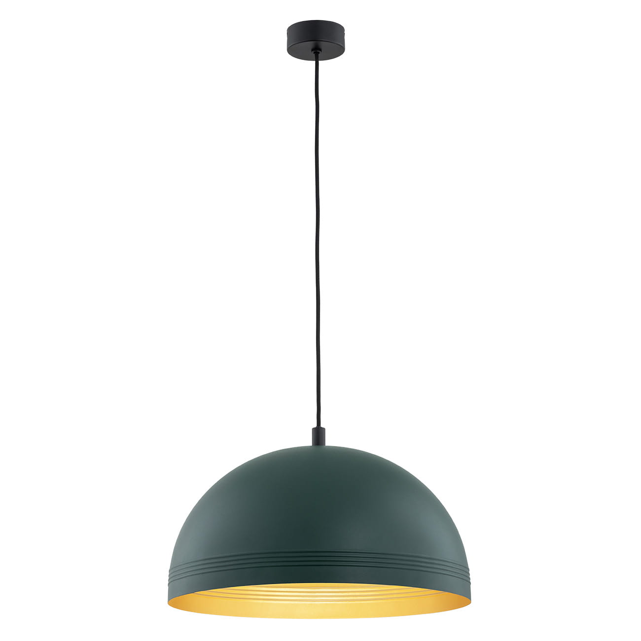 Zielona lampa wisząca Bonita z metalowym kloszem w kształcie półkuli, zawieszona na czarnym przewodzie. Wnętrze klosza w kolorze złotym, co podkreśla ciepłe światło. Prosty, nowoczesny design, idealna do różnych aranżacji wnętrz.