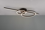Czarna lampa sufitowa Montilla z pilotem, o trzech źródłach LED (54W). Posiada dwa okręgi oraz poziomą belkę, zamontowana na suficie. Wykończenie matowe, z delikatnym światłem emitowanym przez LED. Idealna do nowoczesnych wnętrz.