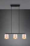 Lampa wisząca Julieta z trzema kloszami w kolorze beżowym na czarnej metalowej konstrukcji. Klosze mają okrągły kształt i są zawieszone na dwóch cienkich linkach. Lampa przeznaczona do źródeł światła E14. Tło w odcieniach szarości.