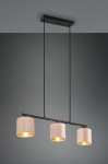Lampa wisząca Julieta z trzema kloszami w kolorze czarnym i złotym wnętrzem, zawieszona na cienkich linkach. Klosze mają cylindryczny kształt, a całość montowana na prostokątnej podstawie. Idealna do nowoczesnych wnętrz.