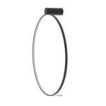 Czarna lampa sufitowa Circolo D60 z jedną diodą LED o mocy 21W i temperaturze barwowej 4000K. Okrągły kształt z minimalistycznym, metalowym wykończeniem. Ujęcie z boku, pokazujące detal konstrukcji i przewód zasilający.
