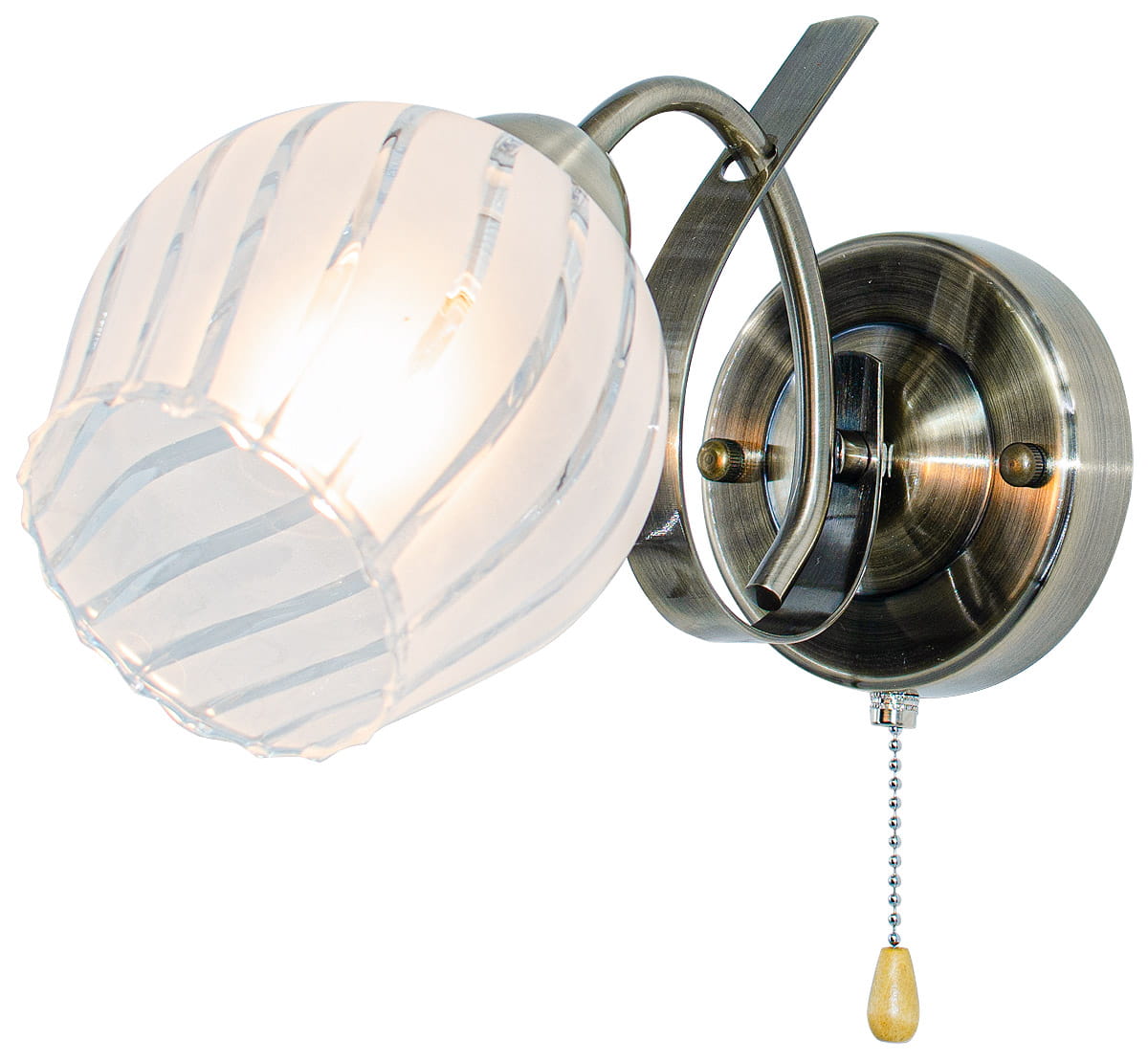 Kinkiet Dakota 1-punktowy w kolorze mosiądzu z przezroczystym kloszem w pionowe paski. Montaż na ścianie, z metalowym uchwytem i łańcuszkiem do włączania. Okrągła podstawa z mosiądzu, elegancka forma.