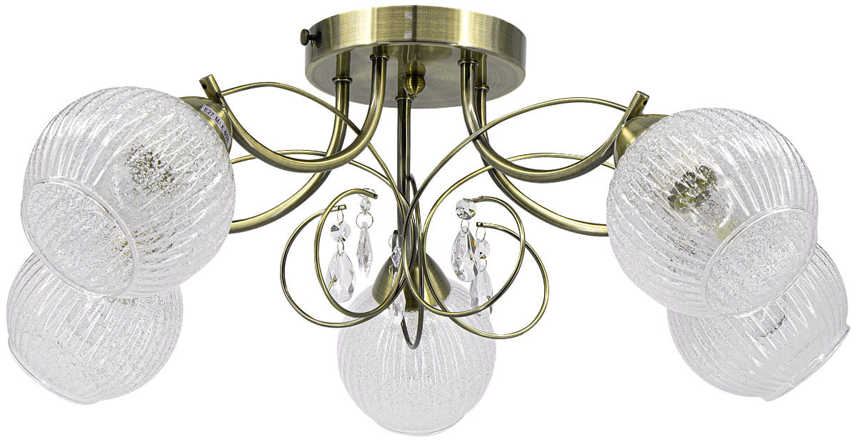 Lampa sufitowa Wenus 5-punktowa w kolorze mosiądzu z przezroczystymi kloszami o teksturowanej powierzchni. Klosze umieszczone na falistych ramionach, z dekoracyjnymi kryształkami. Ujęcie z dołu, ukazujące szczegóły konstrukcji.