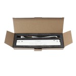 Zasilacz wpinany do szyn magnetycznych 100W/48DC w kolorze białym, umieszczony w kartonowym opakowaniu z wypełnieniem. Widoczny przewód z wtyczką oraz etykieta z informacjami technicznymi. Produkt leży w pozycji poziomej, w otwartym pudełku.