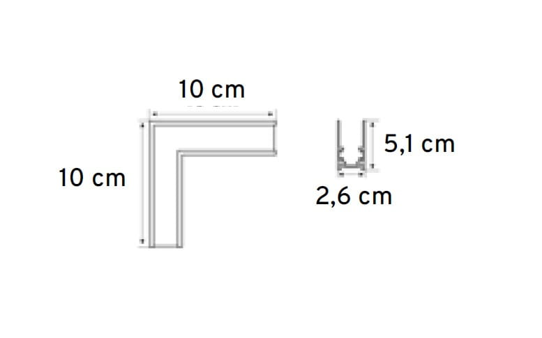 Łącznik kątowy do szyn magnetycznych natynkowych w kolorze czarnym, w kształcie litery L. Wymiary: 10 cm x 10 cm, wysokość 5,1 cm, szerokość 2,6 cm. Produkt przedstawiony z boku, ukazujący jego konstrukcję i detale.