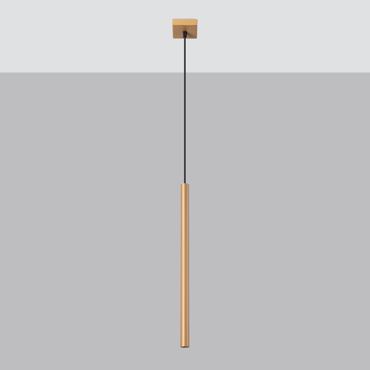 Lampa wisząca Pastelo 1xG9 w kolorze złotym, o prostokątnym, minimalistycznym kształcie. Zawieszona na cienkim czarnym przewodzie, mocowana do sufitu przez kwadratową podstawę. Idealna do nowoczesnych wnętrz.