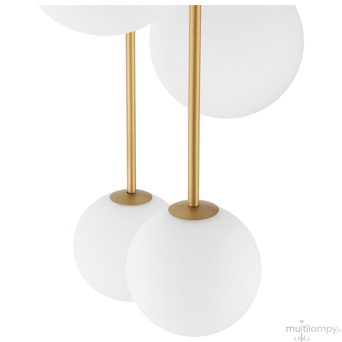 Lampa wisząca Karo z 8 źródłami światła G9, w kolorze czarnym i złotym. Składa się z białych, okrągłych kloszy z matowego szkła, zawieszonych na złotych rurkach. Ujęcie z dołu, pokazujące detale konstrukcji i połączeń.