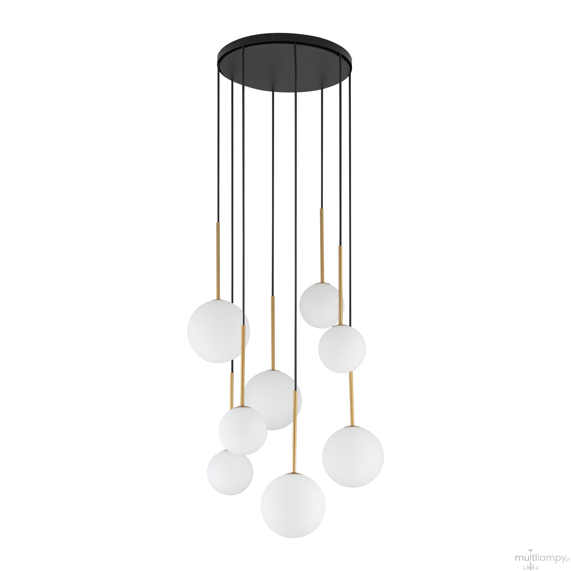 Lampa wisząca Karo z ośmioma kulistymi kloszami w białym kolorze, zawieszona na cienkich, czarnych linkach. Metalowe elementy w kolorze złotym. Montaż na okrągłej, czarnej podstawie. Klosze o różnych wysokościach, tworzące dynamiczny układ.