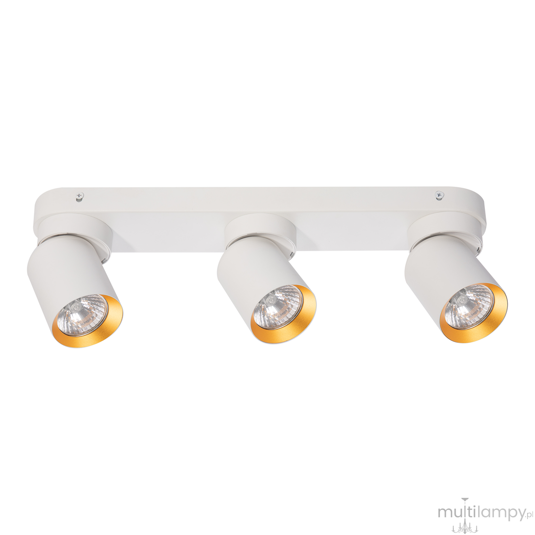 Lampa sufitowa Andy z trzema spotami, biała z złotymi akcentami. Ułożona poziomo, z cylindrycznymi kloszami, które kierują światło w dół. Metalowa konstrukcja, minimalistyczny design, idealna do nowoczesnych wnętrz. Wymiary i detale montażowe niewidoczne.