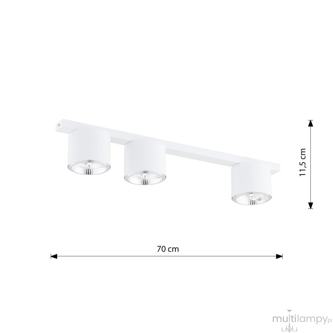 Nano lampa sufitowa w kolorze białym, z trzema oprawami na żarówki GU10/AR 111. Ułożona poziomo, długość 70 cm, wysokość 11,5 cm. Proste, okrągłe klosze z metalicznymi elementami wewnętrznymi.