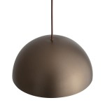 Brązowa lampa wisząca Hemisphere Super D33 z kloszem w kształcie półkuli. Ujęcie z góry, z widocznym kablem oraz mocowaniem. Powierzchnia matowa, bez wzorów. Idealna do nowoczesnych wnętrz.
