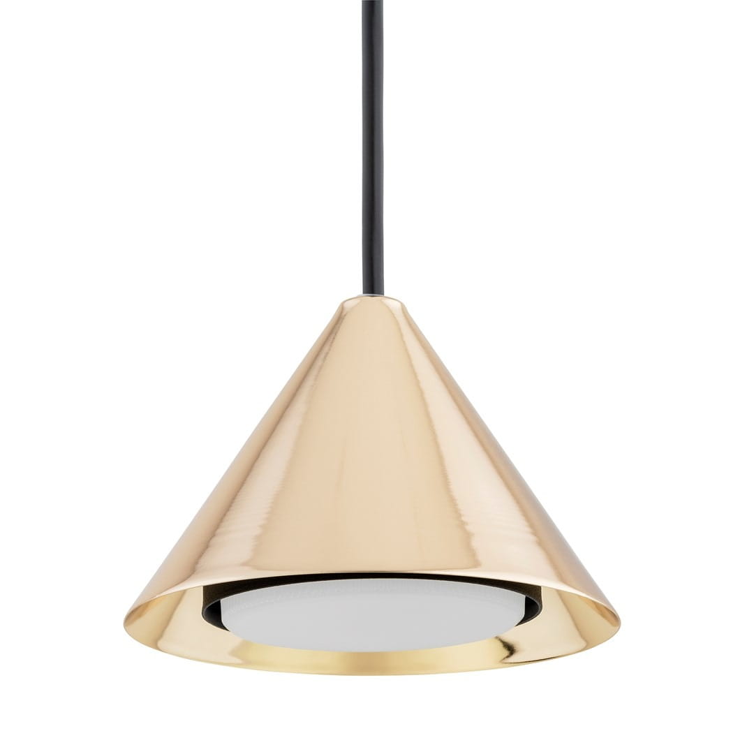Lampa wisząca Elit 1xGX53 w kolorze czarnym i złotym, o stożkowym kształcie. Złota, błyszcząca obudowa z białym kloszem. Ujęcie z boku, lampa zawieszona na cienkim czarnym przewodzie, montaż sufitowy.