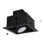 Czarna lampa sufitowa Downlight ES111, 1-punktowa, z okrągłym kloszem i metalową obudową. Ujęcie z boku, pokazujące mocowanie i źródło światła. Idealna do montażu w sufitach podwieszanych.