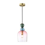 Lampa wisząca Manso z pojedynczym źródłem światła E14. Klosz w kolorze różowym, z dekoracyjnymi elementami w odcieniach zieleni i niebieskiego, zawieszona na czarnym przewodzie. Metalowy, złoty uchwyt sufitowy.