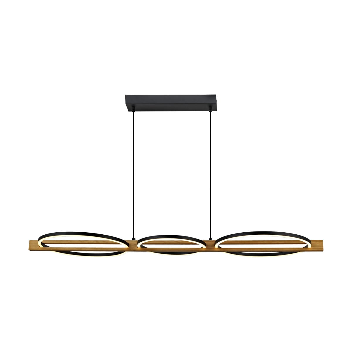 Lampa wisząca Natano z trzema okrągłymi kloszami w kolorze czarnym, zawieszona na drewnianej podstawie. Posiada trzy źródła światła LED o mocy 38W. Produkt wisi na cienkich, czarnych linkach, z prostokątnym, czarnym stropem.