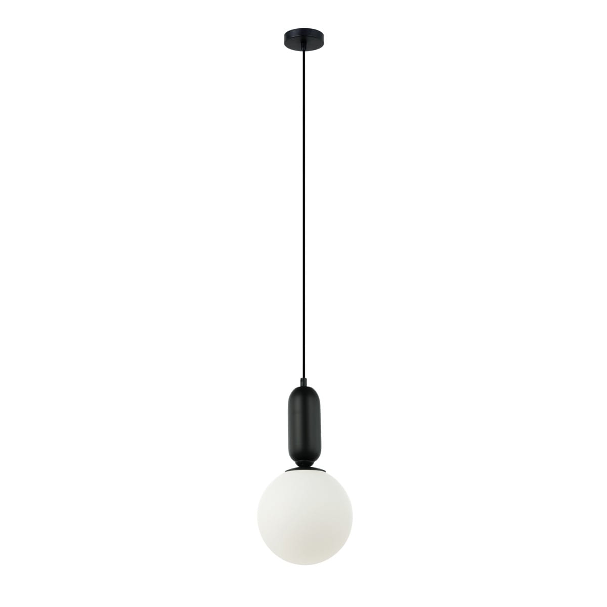 Lampa wisząca Aldeva D20 z jednolitym białym kloszem w kształcie kuli, zawieszona na czarnym przewodzie. Czarna oprawa E27 u góry. Prosty, nowoczesny design, idealna do aranżacji wnętrz. Tło białe.