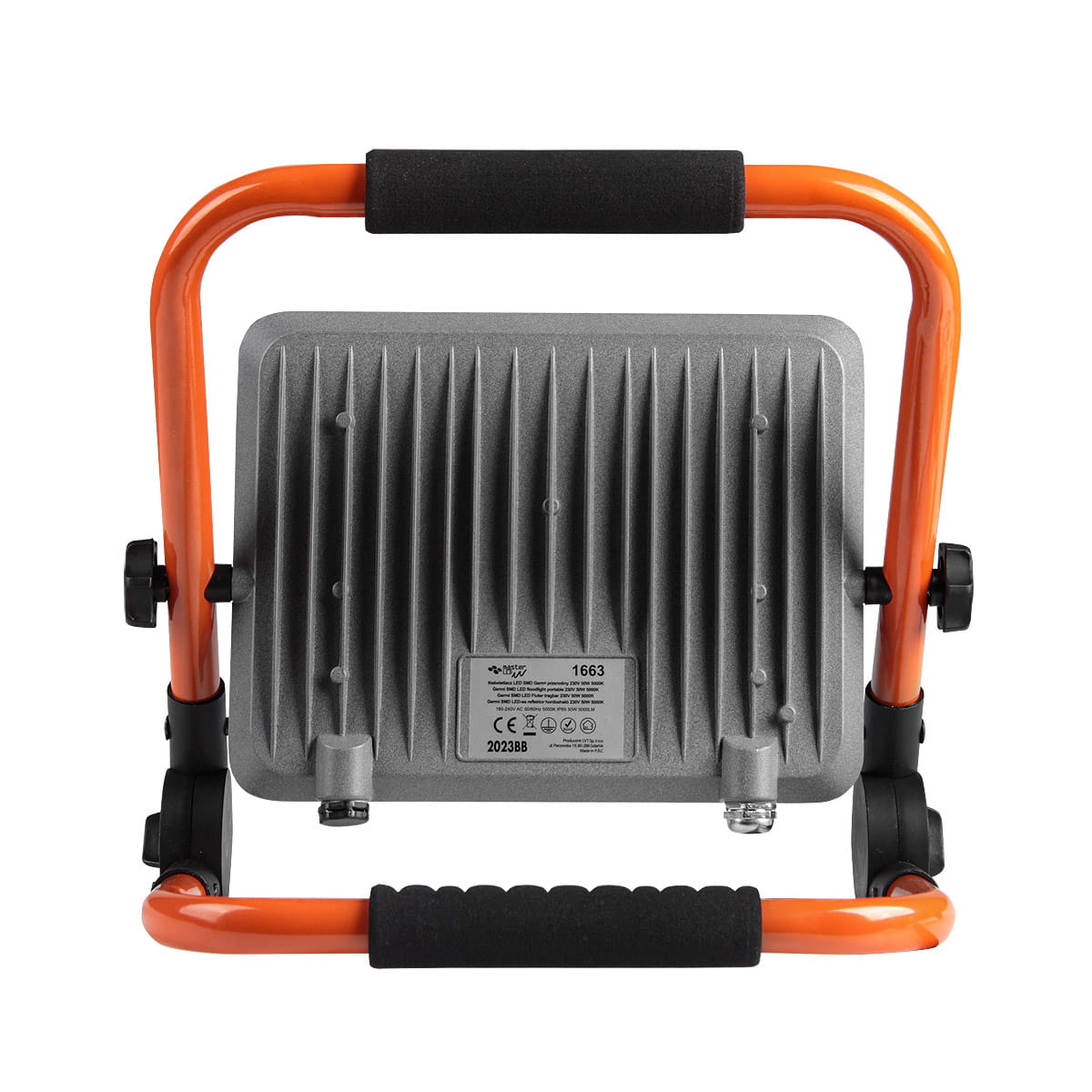 Naświetlacz LED przenośny 50W, 5000lm, 5000K, z obudową w kolorze szarym i pomarańczowymi uchwytami. Ujęcie z tyłu, pokazujące żeberkowaną strukturę radiatora oraz etykietę z danymi technicznymi. Produkt ustawiony na stabilnej podstawie.