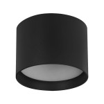 Czarna lampa sufitowa w kształcie tuby z jedną oprawą GX53, wykonana z matowego materiału. Ujęcie z boku, ukazujące górną część lampy oraz białą, lekko przezroczystą osłonę na dole. Idealna do nowoczesnych wnętrz.