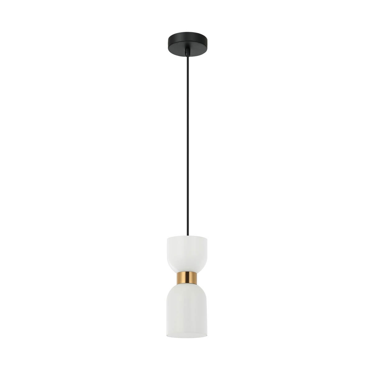 Lampa wisząca Monza z jedną oprawą E27. Czarny kabel i sufitowy uchwyt. Klosz w kształcie cylindrycznym z białego szkła, ozdobiony złotym pierścieniem. Produkt zawieszony w pionie, na jednolitym tle.