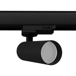 Reflektor spot Lara 1xGU10 w kolorze czarnym, zamontowany na szynie 3F. Okrągła głowica z siatką, w kształcie cylindrycznym, skierowana w dół, z widocznym mechanizmem regulacji. Prosty, nowoczesny design, idealny do oświetlenia wnętrz.