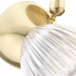 Lampa sufitowa Best (spot) 1xE14 w kolorze złotym, z okrągłą, matową podstawą i szklanym kloszem o fakturze falistej. Ujęcie z bliska, ukazujące detale mocowania i wykończenia.